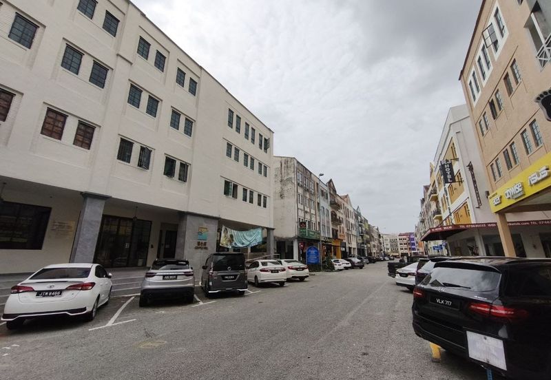 Kulai / Bandar Indahpura/ Jalan Kenanga 29/6 - 4 Storey Shop Office Endlot