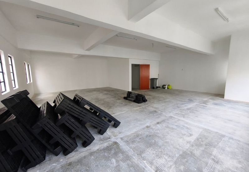 Kulai / Bandar Indahpura/ Jalan Kenanga 29/6 - 4 Storey Shop Office Endlot