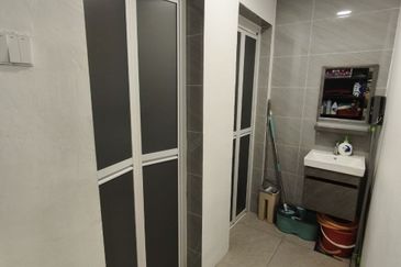 Kulai / Bandar Indahpura/ Jalan Kenanga 29/6 - 4 Storey Shop Office Endlot