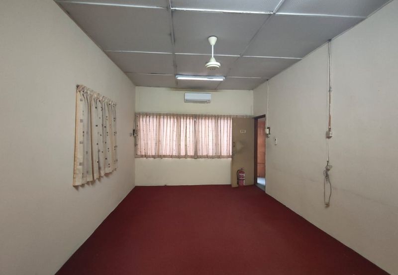 Johor Bahru/ Tmn Johor jaya / Jln Bakawali  ▶ 1.5 Storey Terrace Factory 