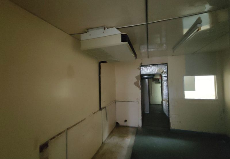 Johor Bahru/ Tmn Johor jaya / Jln Bakawali  ▶ 1.5 Storey Terrace Factory 