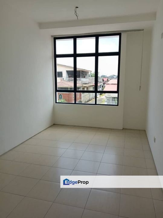 Kulai / Jalan Jambu Bol / Double Storey Shop Lot  (Behind Public Bank Kulai) , Johor, Kulai