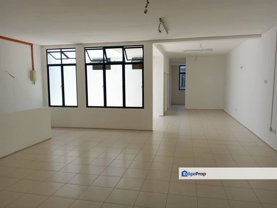 Kulai / Jalan Jambu Bol / Double Storey Shop Lot  (Behind Public Bank Kulai) , Johor, Kulai