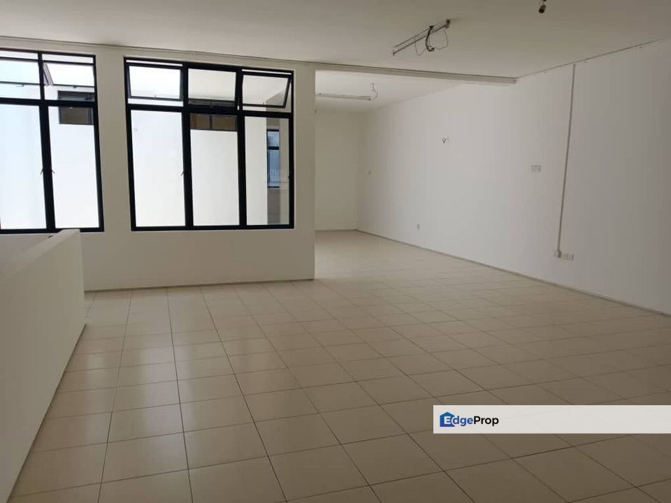 Kulai / Jalan Jambu Bol / Double Storey Shop Lot  (Behind Public Bank Kulai) , Johor, Kulai