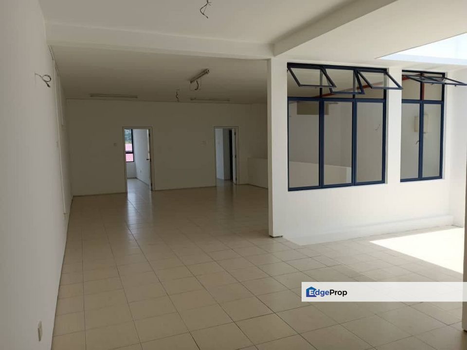 Kulai / Jalan Jambu Bol / Double Storey Shop Lot  (Behind Public Bank Kulai) , Johor, Kulai