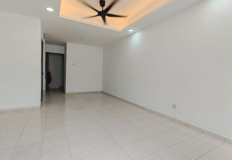 Desa Cemerlang / Jalan Lanjut 14 / Double Storey Terrace House 