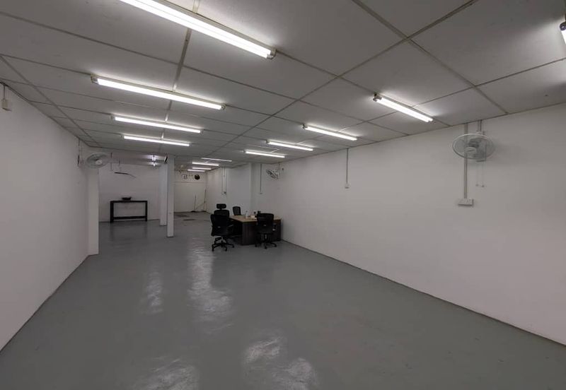 Johor Bahru / Taman Mulia / Jalan Tampoi / 2 Storey Shoplot / Facing Main Road