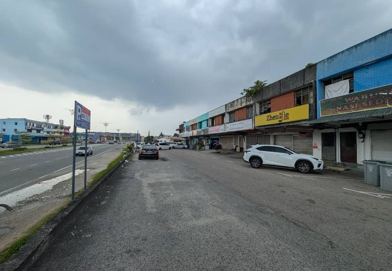 Johor Bahru / Taman Mulia / Jalan Tampoi / 2 Storey Shoplot / Facing Main Road