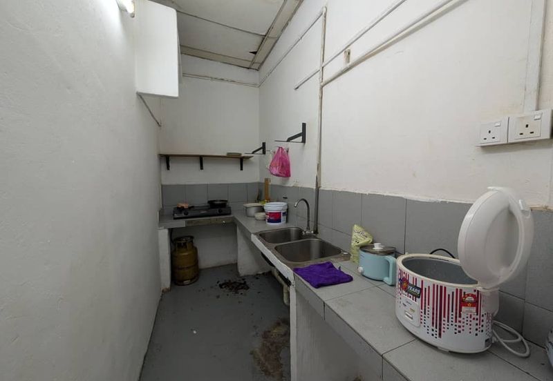 Johor Bahru / Taman Mulia / Jalan Tampoi / 2 Storey Shoplot / Facing Main Road