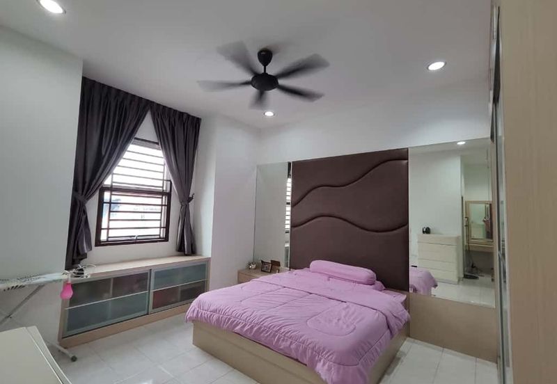 Kulai / Bandar Putra / Jalan Merpati / Double Storey House 