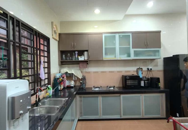 Kulai / Bandar Putra / Jalan Merpati / Double Storey House 