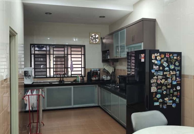 Kulai / Bandar Putra / Jalan Merpati / Double Storey House 