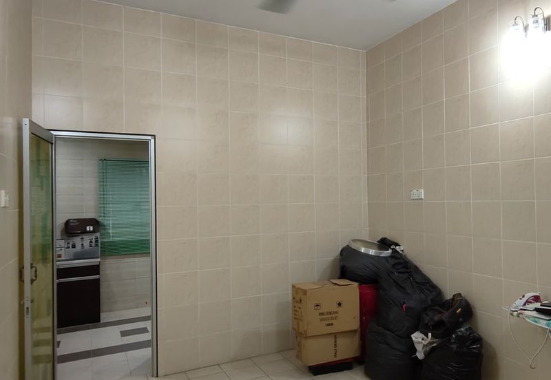 Kulai / Bandar Indahpura/ Jalan Cempaka 36 - Double Storey  Corner House 