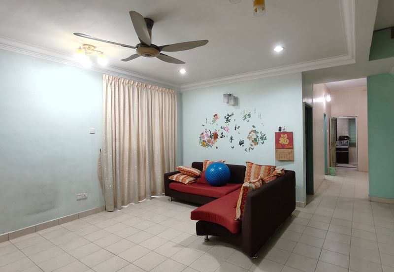 Kulai / Bandar Indahpura/ Jalan Cempaka 36 - Double Storey  Corner House 