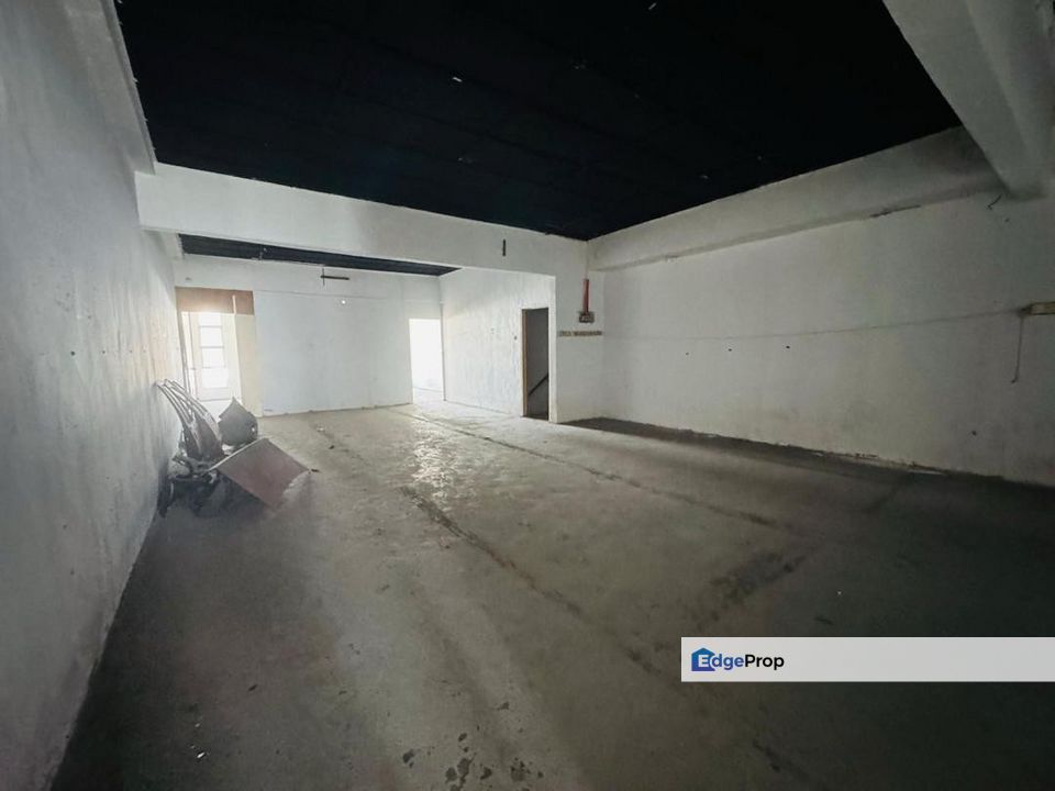 Kulai / Taman Putri Kulai / Jalan Sri Putri 4/x - Double Storey Shop lot, Johor, Kulai