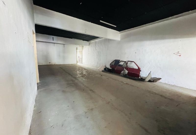 Kulai / Taman Putri Kulai / Jalan Sri Putri 4/x - Double Storey Shop lot