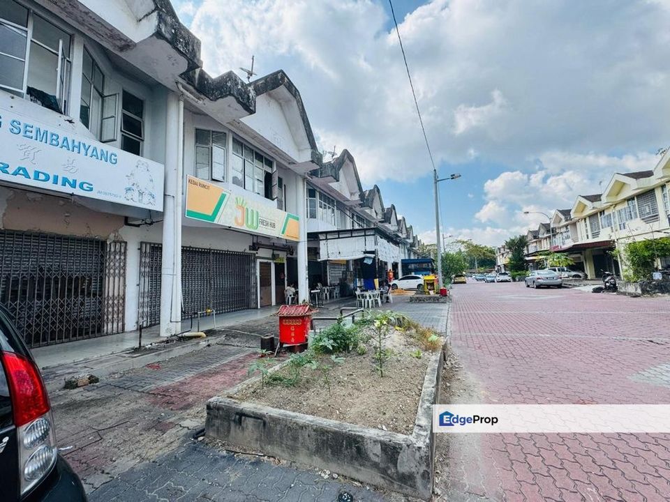 Kulai / Taman Putri Kulai / Jalan Sri Putri 4/x - Double Storey Shop lot, Johor, Kulai