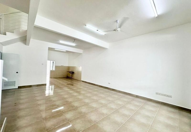 Taman Nusa Sentral / 2 Storey Terrace House / Unblock View