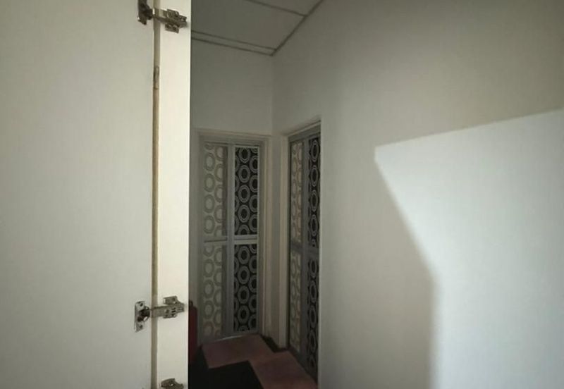 Tampoi / Bandar Baru Uda  / Jalan Padi Emas 6/2  - Double Storey Shoplot