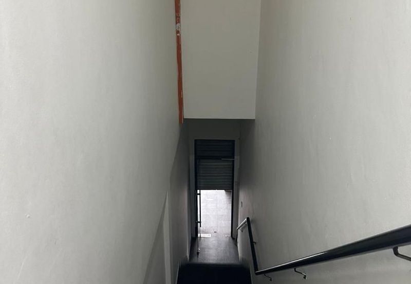 Tampoi / Bandar Baru Uda  / Jalan Padi Emas 6/2  - Double Storey Shoplot