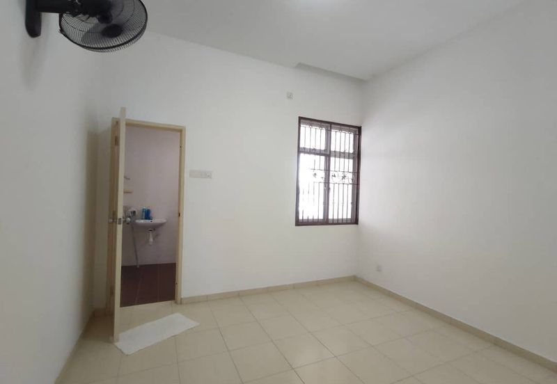 Skudai / Kangkar Pula / Sri Pulai Perdana 2 / Double Storey House Good Condition