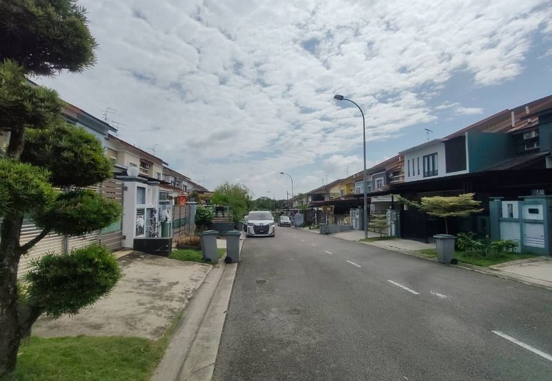 Skudai / Kangkar Pula / Sri Pulai Perdana 2 / Double Storey House Good Condition