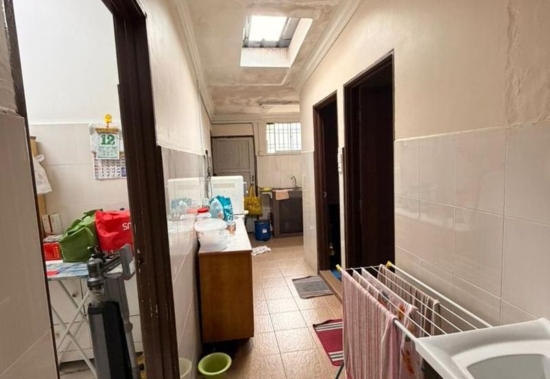 Skudai / Taman Teratai / Single Storey Terrace Corner House / Fully Renovated and Extended on Kitchen 