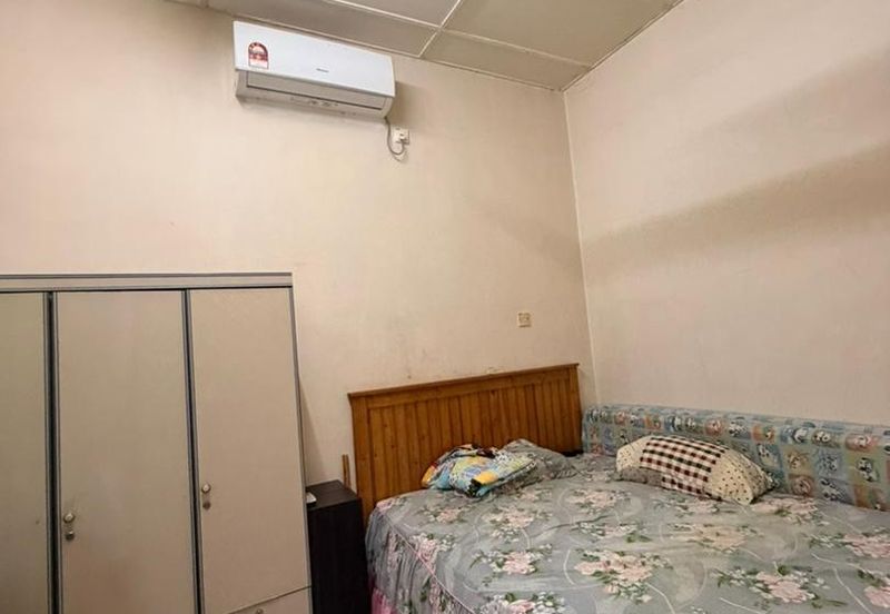 Skudai / Taman Teratai / Single Storey Terrace Corner House / Fully Renovated and Extended on Kitchen 