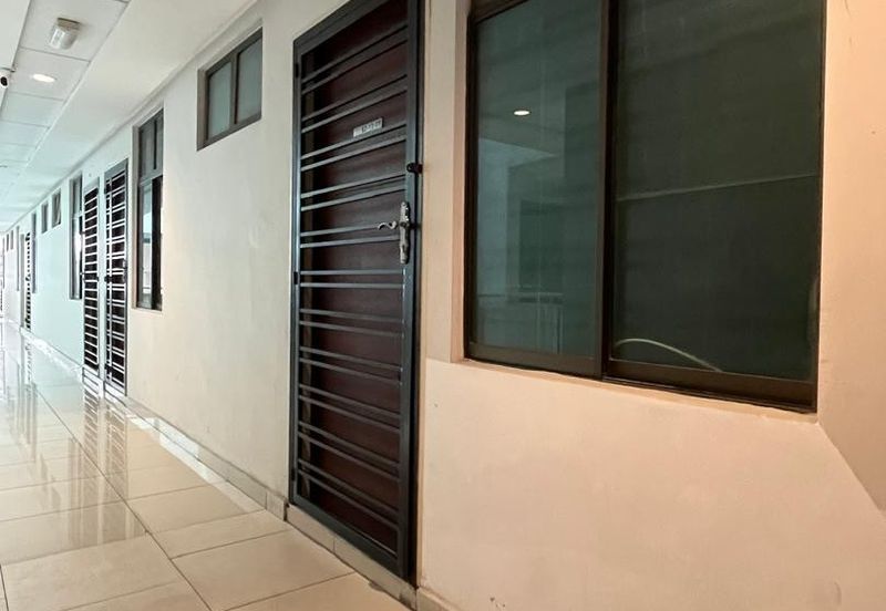 JB Taman Mount Austin / Palazio Studio 