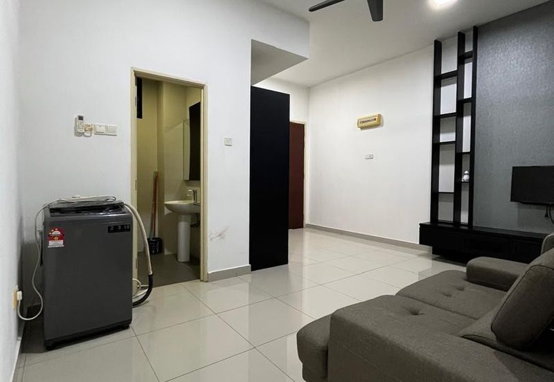 JB Taman Mount Austin / Palazio Studio 