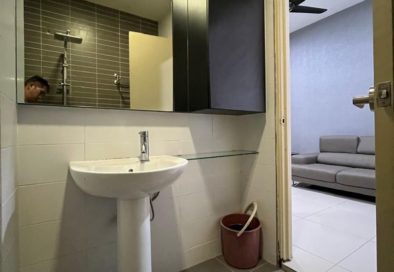 JB Taman Mount Austin / Palazio Studio 