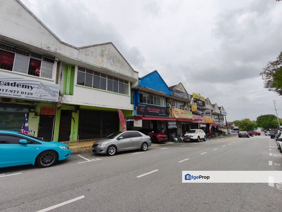 Kulai / Taman Gunung Pulai / Double Storey Shop Office / Unblock View Facing Main Road, Johor, Kulai