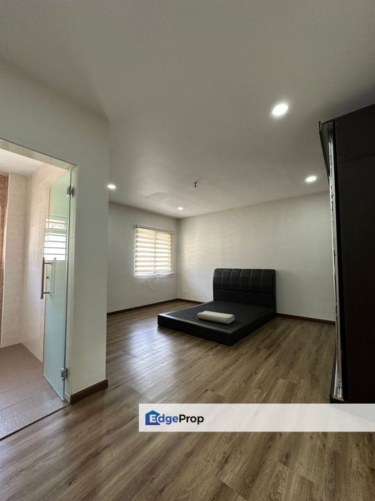 Kulai / Taman Desa Baiduri / Double Storey Semi Detached , Johor, Kulai