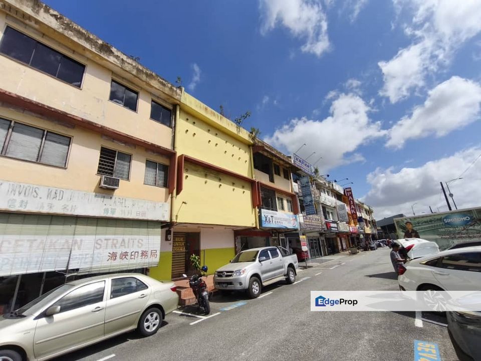 Skudai / Taman Skudai Baru / Jalan Ronggeng 12 / Three Storey Shop Office / Facing Mainroad, Johor, Skudai