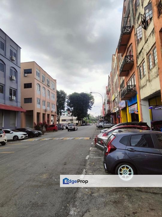 Kulai Bandar Indahpura/ Jalan Kenanga / 4 storey shop lot , Johor, Kulai
