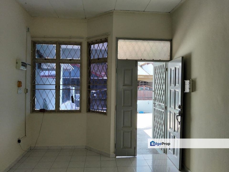 Single Storey Terrace House | Taman Senai Utama Senai | Near Airport, Johor, Senai