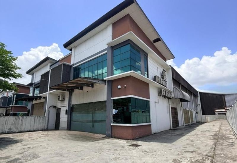 JB Kempas Utama 1.5 Storey Cluster Factory Light Industry