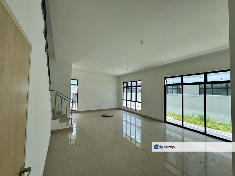 Taman Mount Austin 2 Storey Cluster House Special Edition Jalan Mutiara Emas 2/2D JB, Johor, Johor Bahru