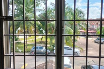 Skudai /Taman Sri pulai perdana /Double Storey Terrace House endlot-facing playgrounds