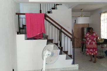 Skudai /Taman Sri pulai perdana /Double Storey Terrace House endlot-facing playgrounds