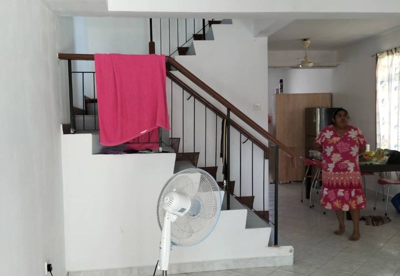Skudai /Taman Sri pulai perdana /Double Storey Terrace House endlot-facing playgrounds