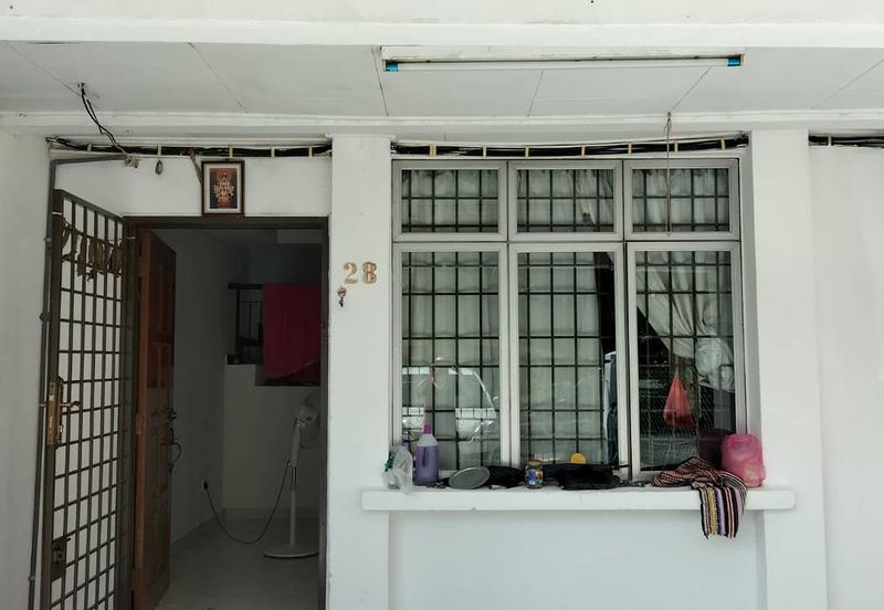 Skudai /Taman Sri pulai perdana /Double Storey Terrace House endlot-facing playgrounds