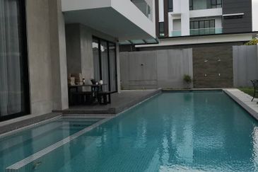 Johor Bahru Taman Molek Ponderosa Villa Double Storey Bungalow with swimming pool