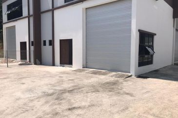 Johor Pontian Pekan Nanas Taman Perindustrial Ulu Pulai (De Hoff Park) 1.5 Storey Cluster Factory 