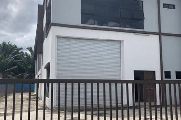 Johor Pontian Pekan Nanas Taman Perindustrial Ulu Pulai (De Hoff Park) 1.5 Storey Cluster Factory 