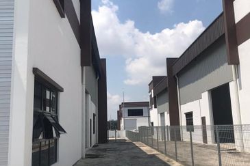 Johor Pontian Pekan Nanas Taman Perindustrial Ulu Pulai (De Hoff Park) 1.5 Storey Cluster Factory 