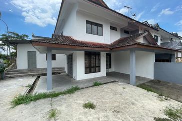 Johor Bahru Taman Mount Austin Double Storey House Corner Lot 