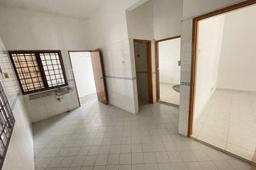 Johor Bahru Taman Mount Austin Double Storey House Corner Lot 