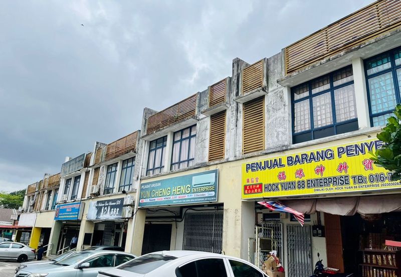Kulai Indahpura double storey shop below RM700k Jalan Jambu Bol (behind Public Bank)