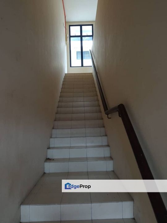 Kulai Indahpura double storey shop below RM700k Jalan Jambu Bol (behind Public Bank), Johor, Kulai